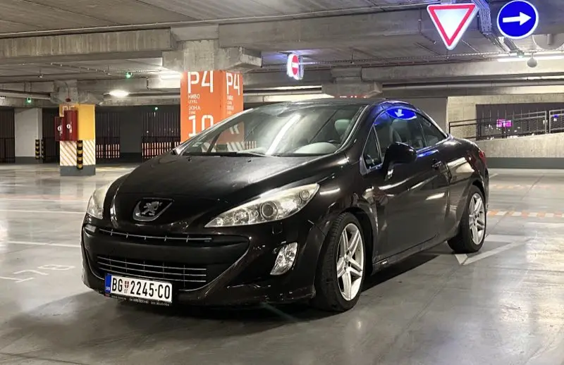 Peugeot 308 CC коричневый